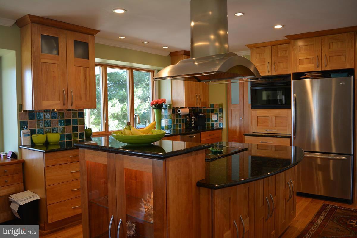 ENGLISH MEADOWS - Residential