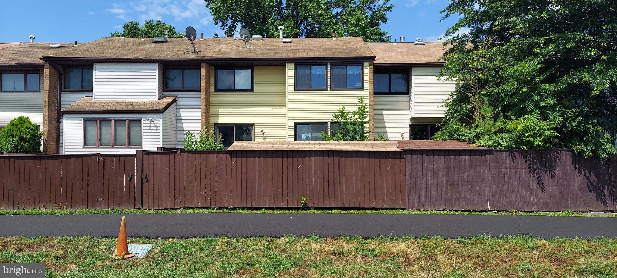 197 CANTERBURY COURT