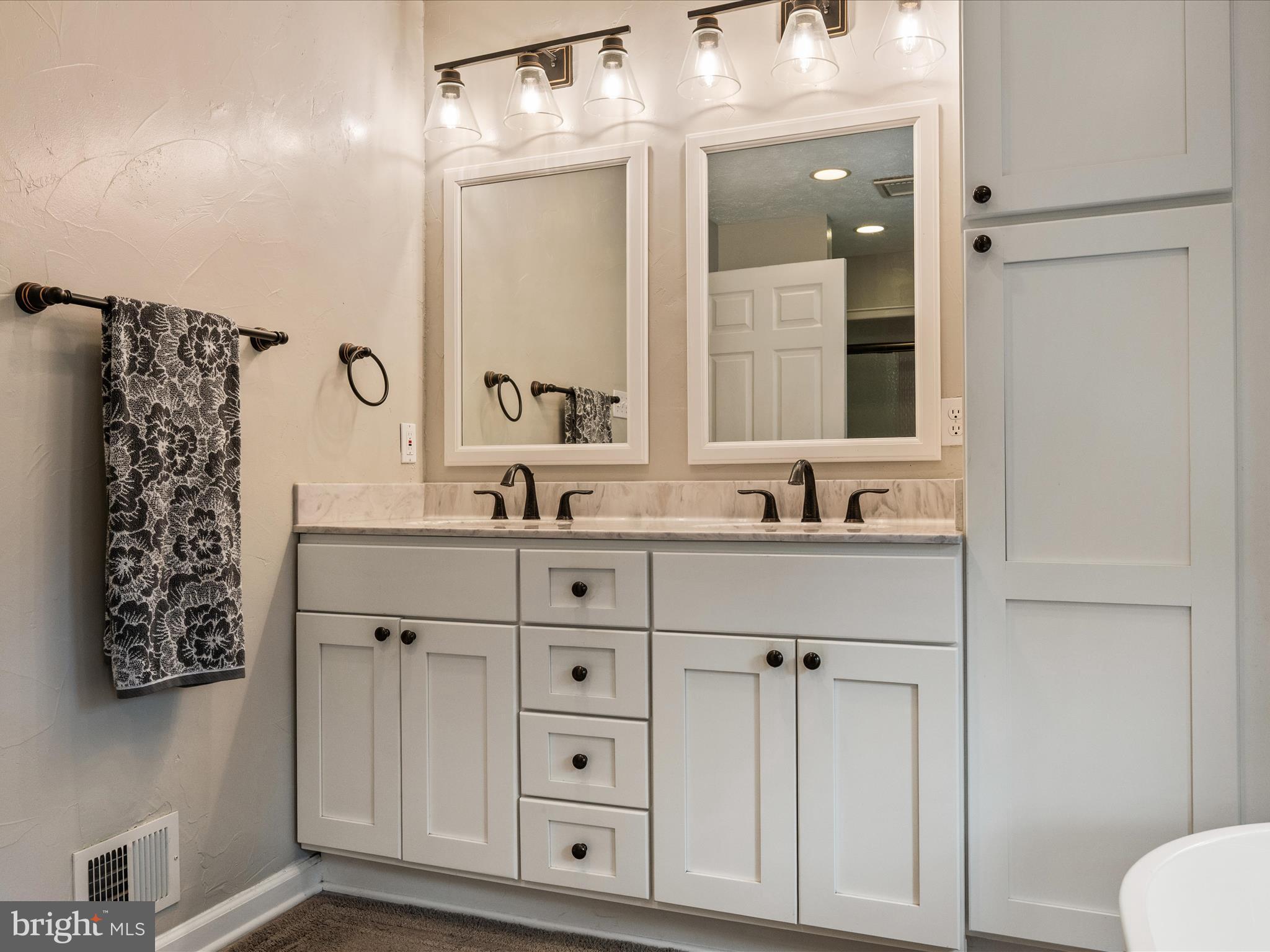 SHERIDANS MISS - Residential