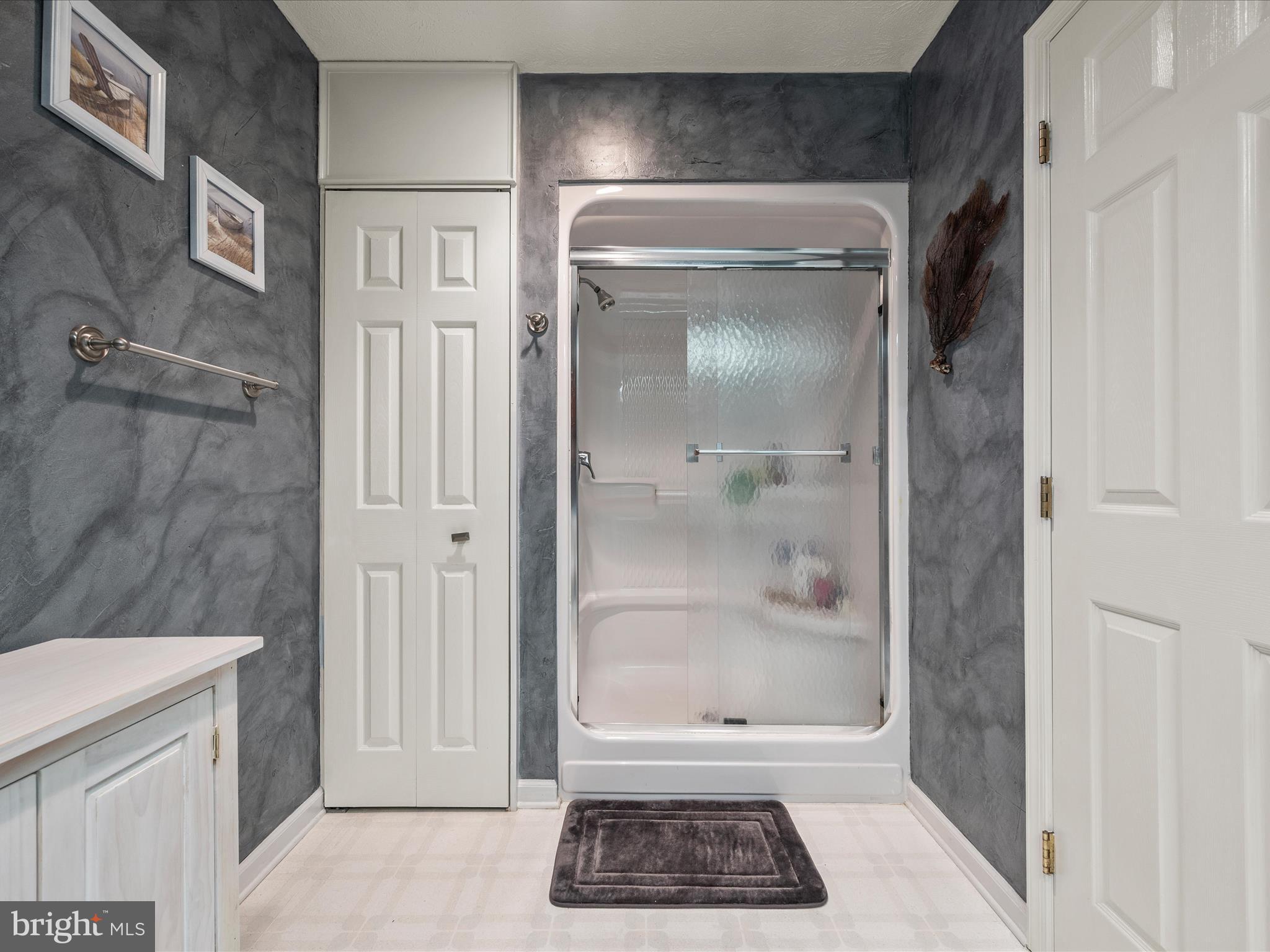 SHERIDANS MISS - Residential