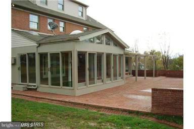 PARADISE VILLAGE - Residential