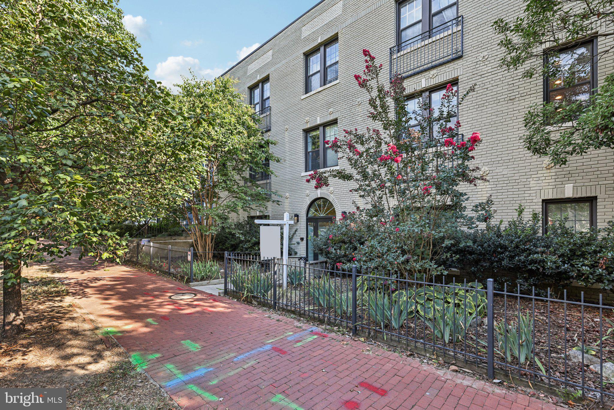 315 G STREET NE 304