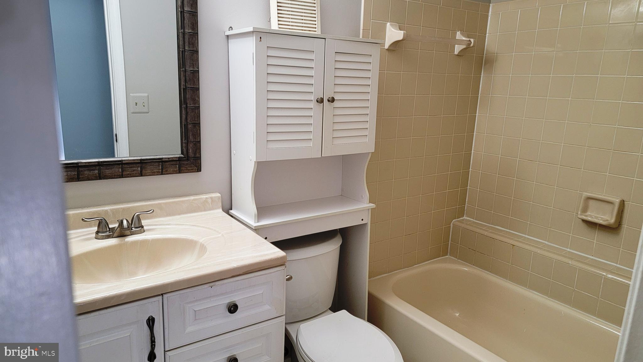 WOODGATE VILLAGE - Residential