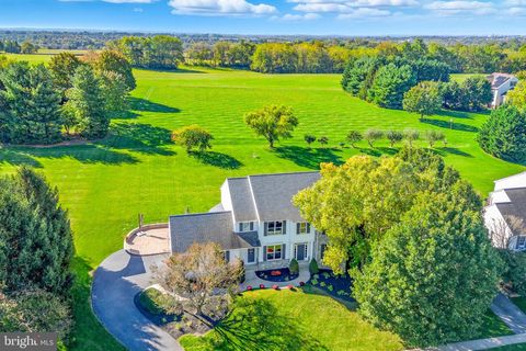 2154 MEADOW RIDGE DRIVE LANCASTER PA 17601
