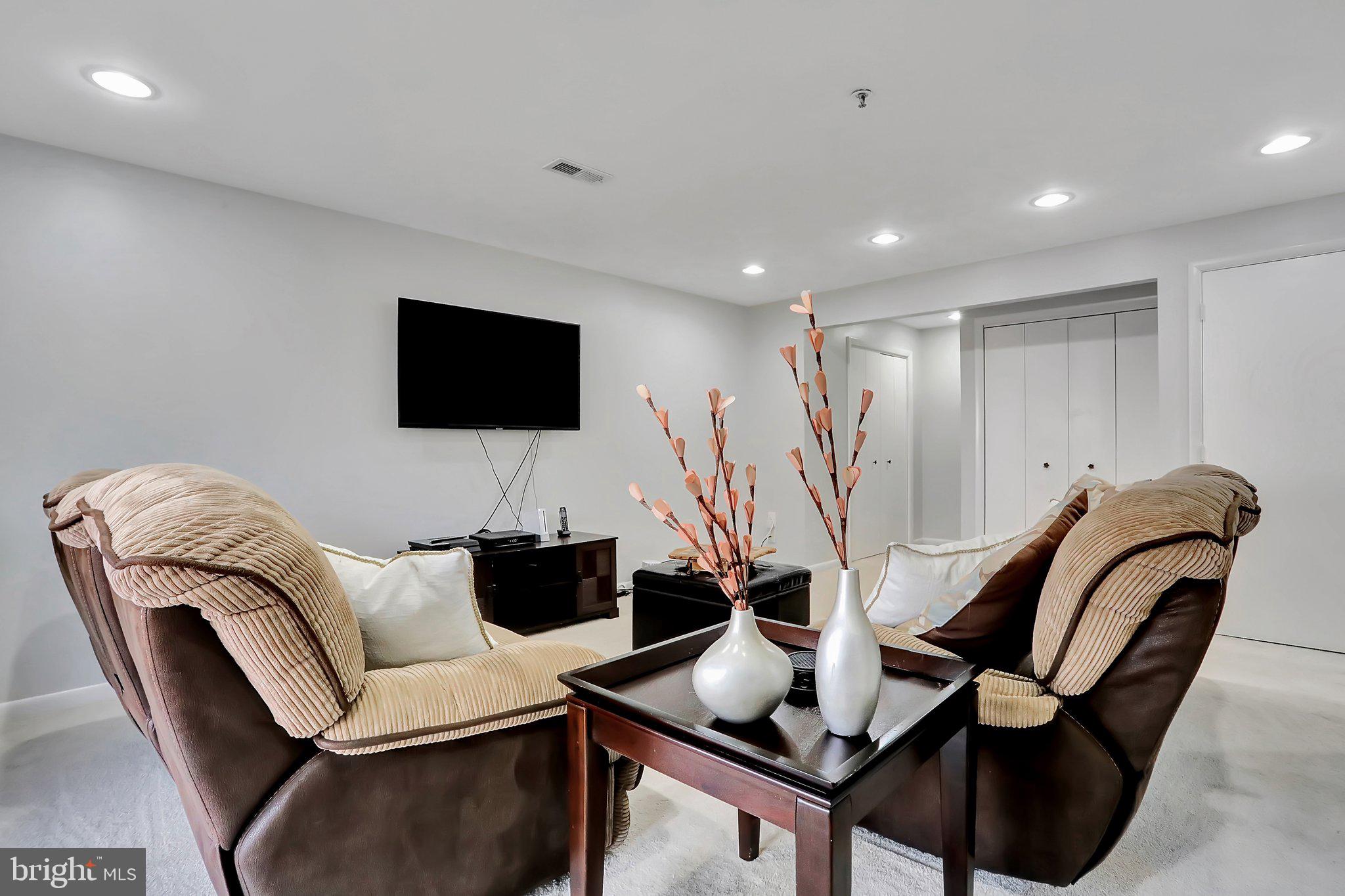 FOREST BROOKE - Residential