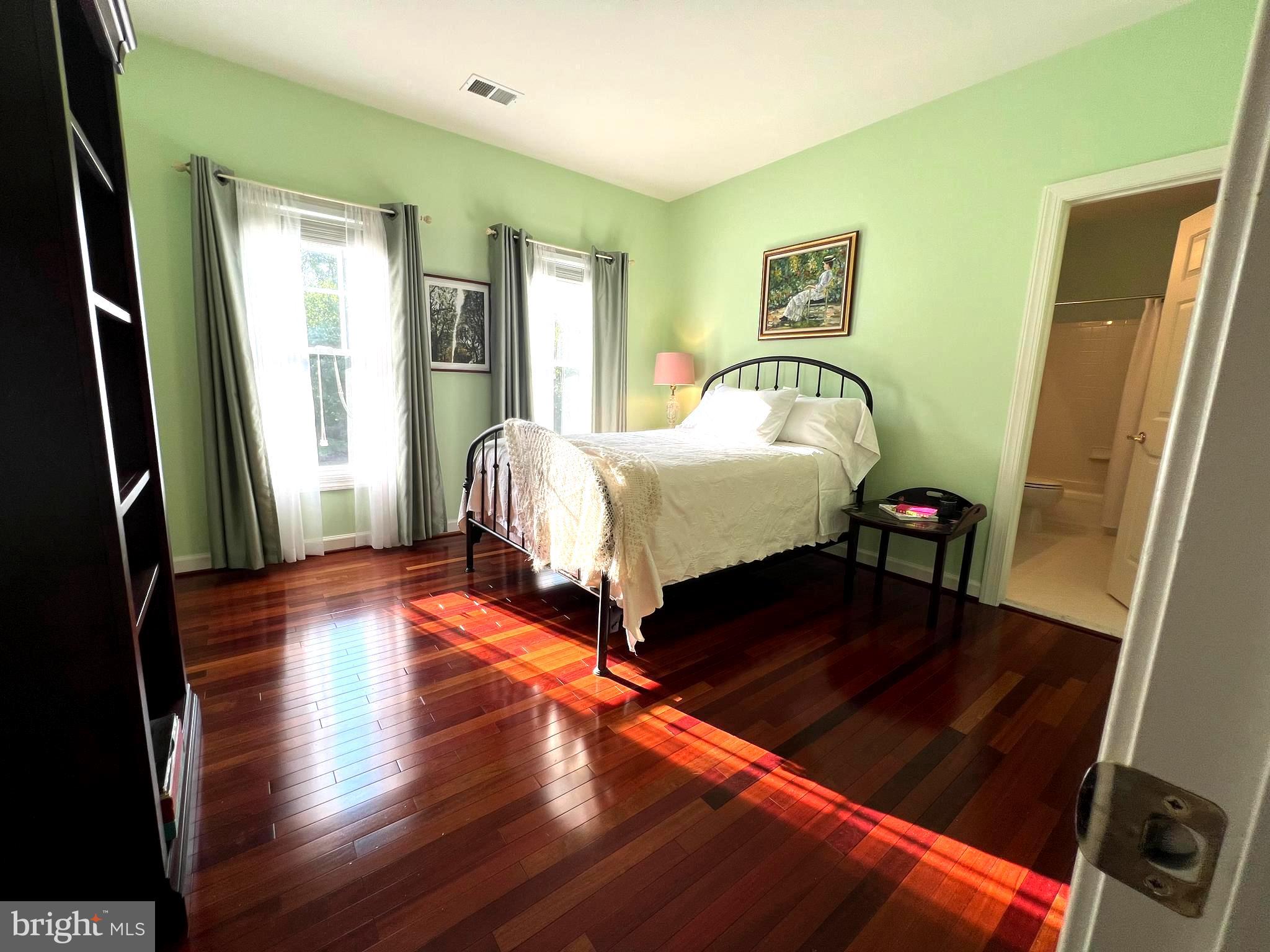 OAK POINTE - Residential