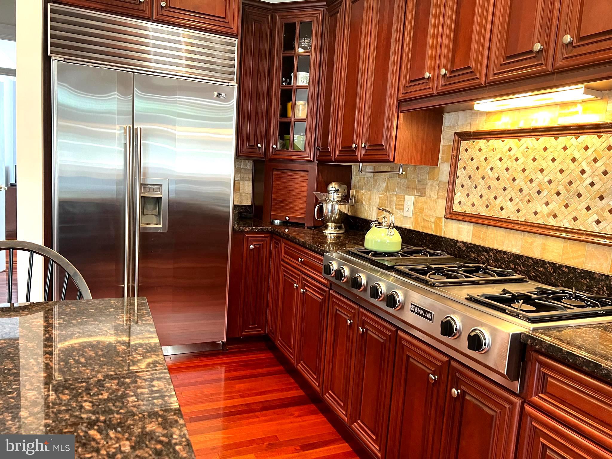 OAK POINTE - Residential