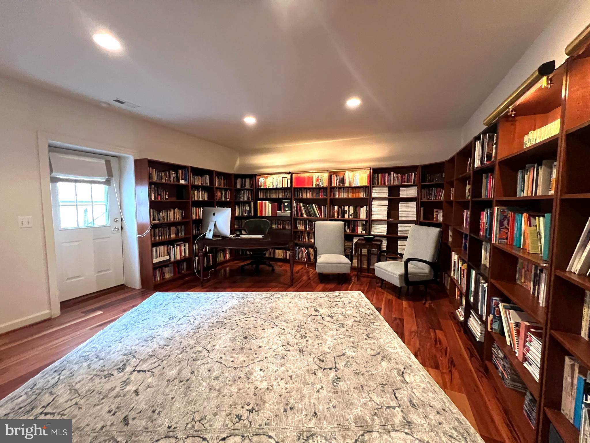 OAK POINTE - Residential