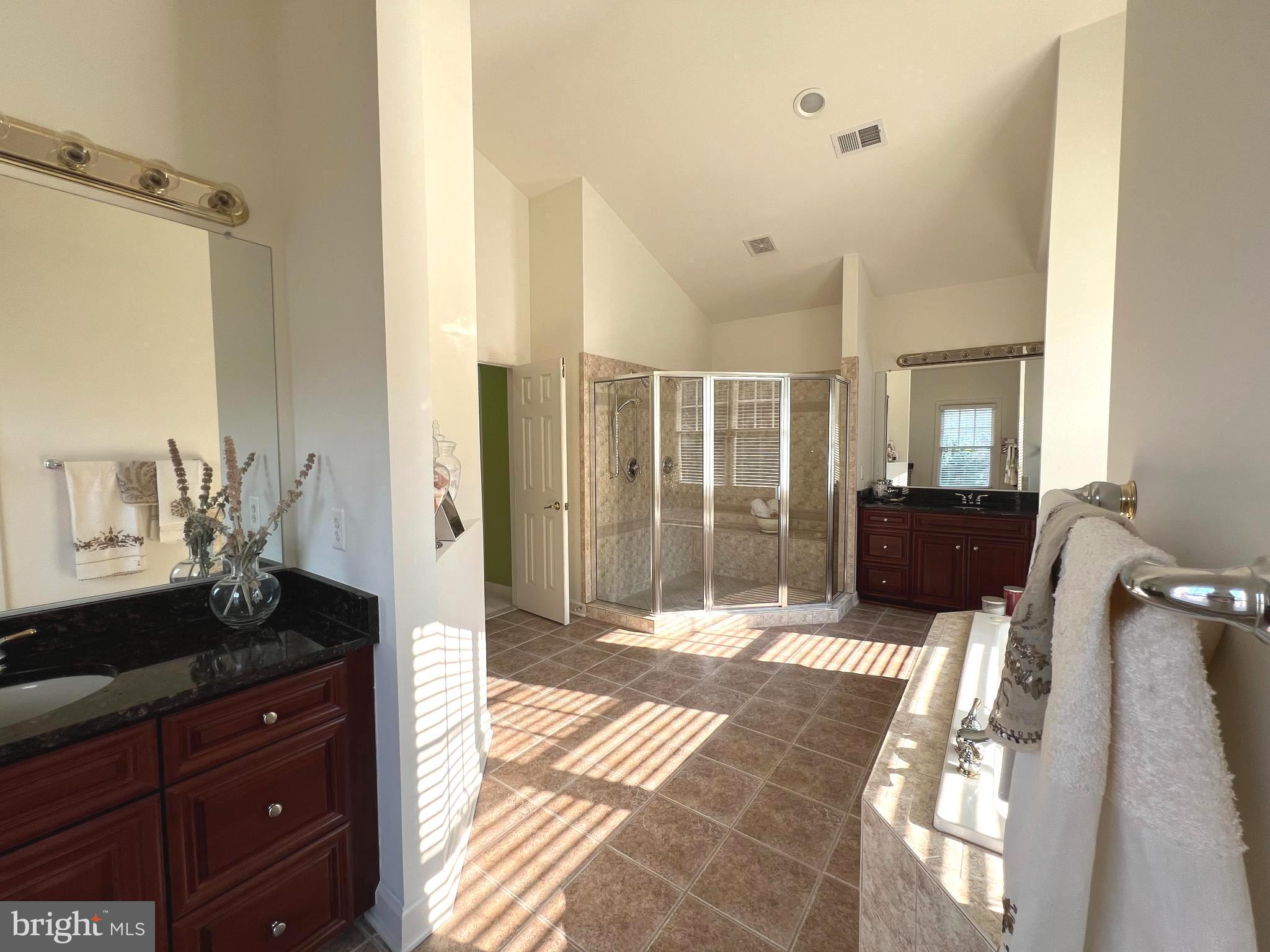 OAK POINTE - Residential