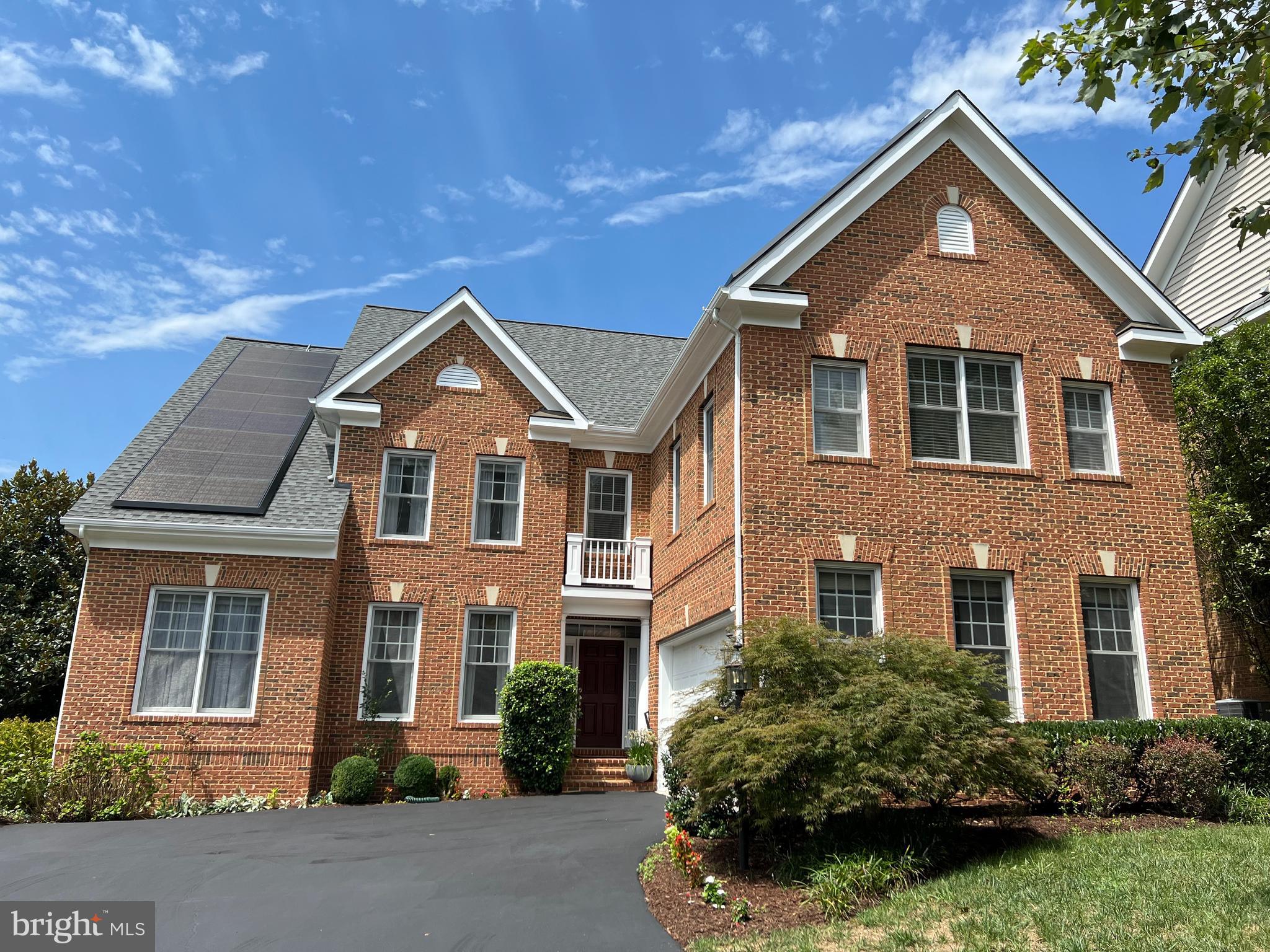 OAK POINTE - Residential