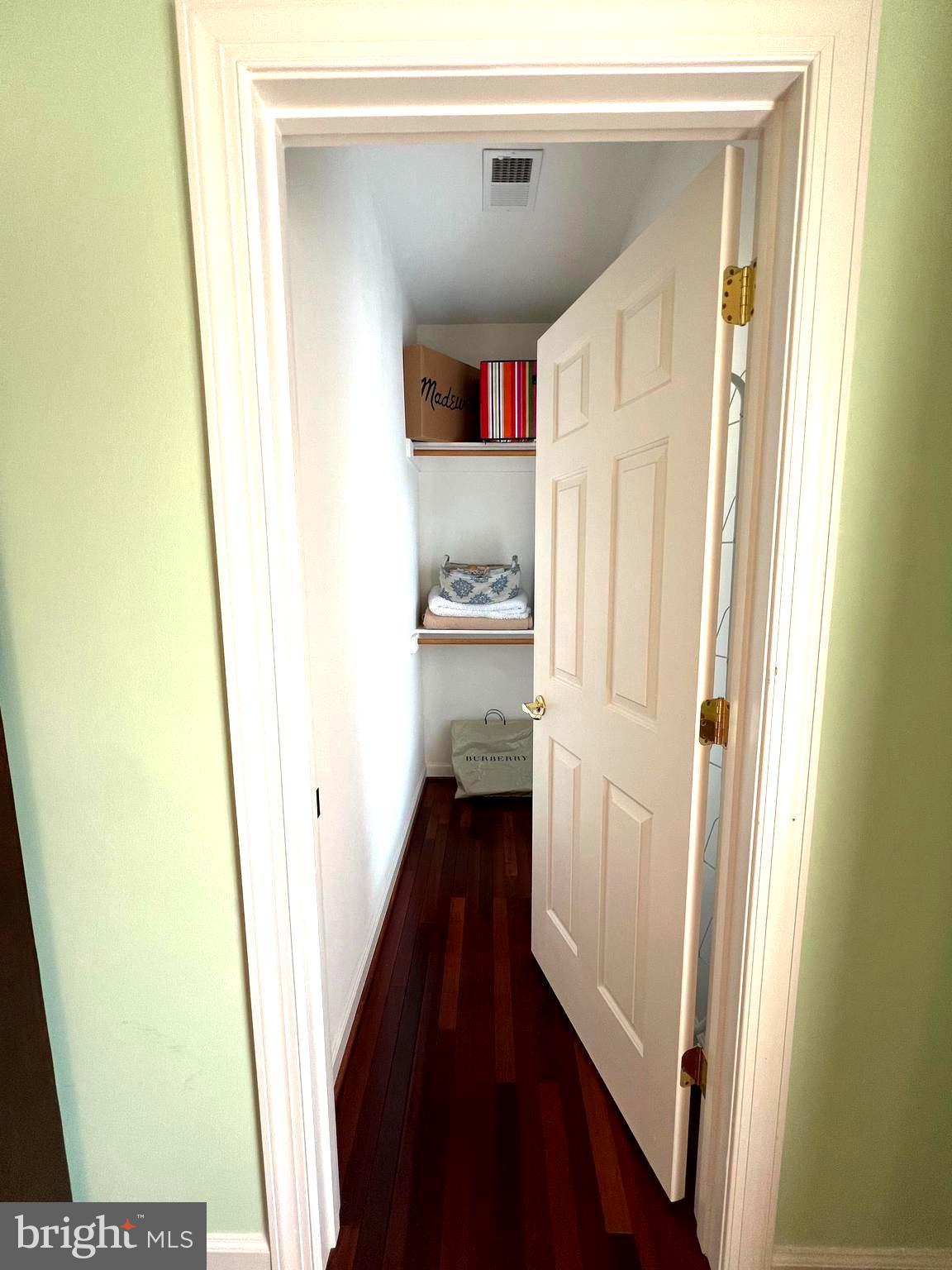 OAK POINTE - Residential