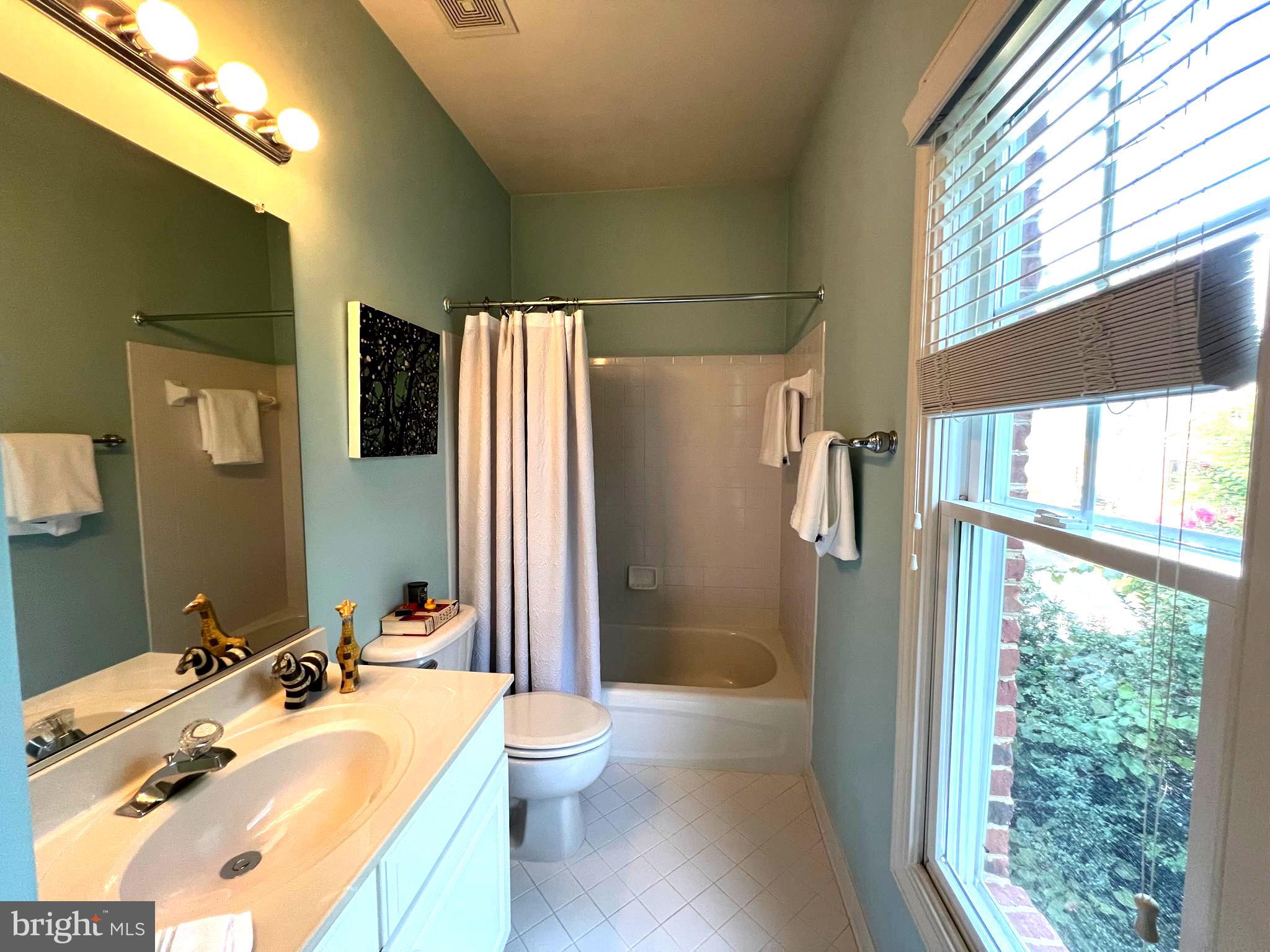 OAK POINTE - Residential