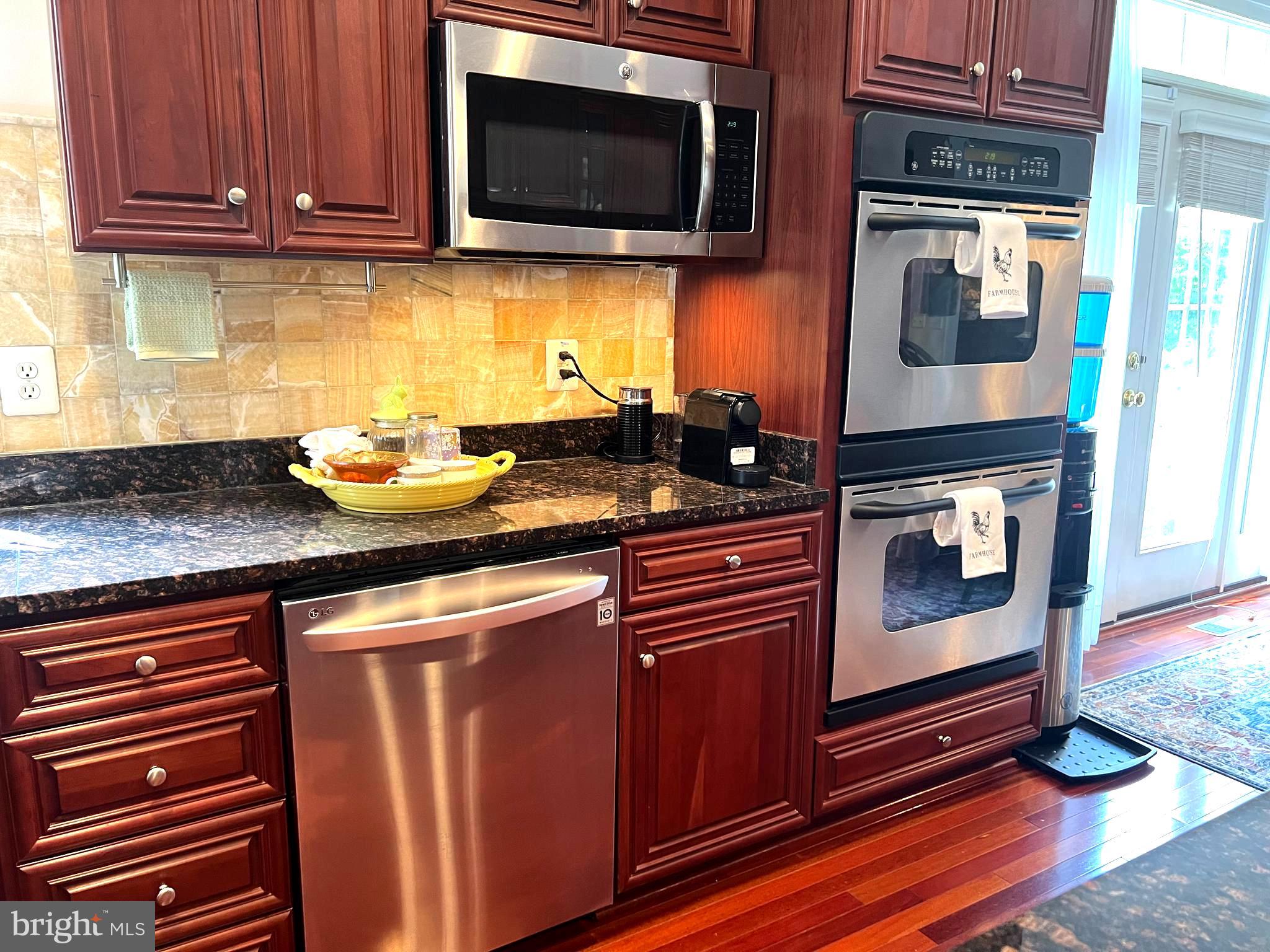 OAK POINTE - Residential