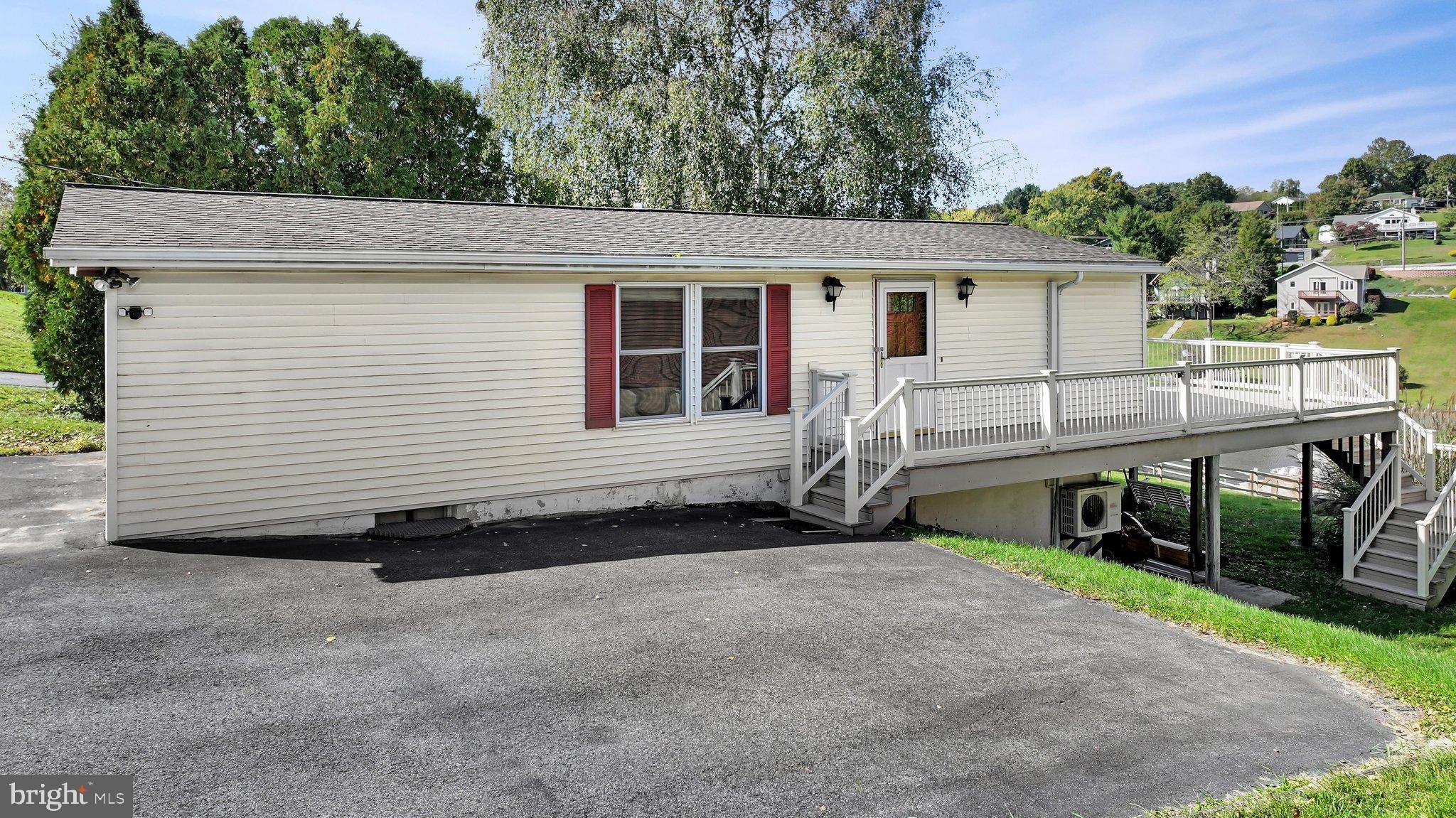 452 WYNONAH DRIVE