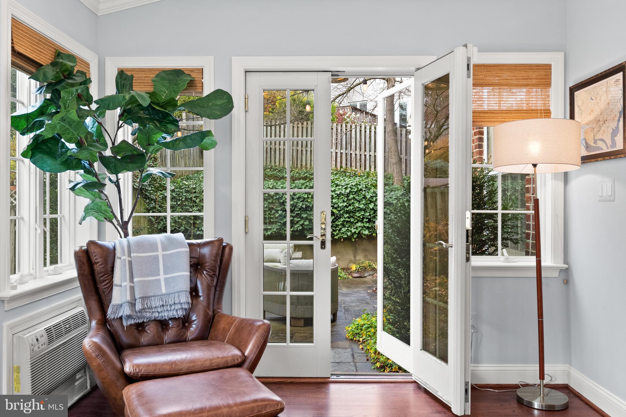 CHEVY CHASE - Residential