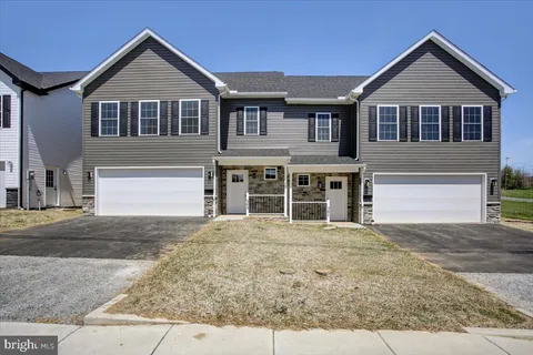 303 Grandview Ave, Waynesboro, PA MLS: PAFL2026832