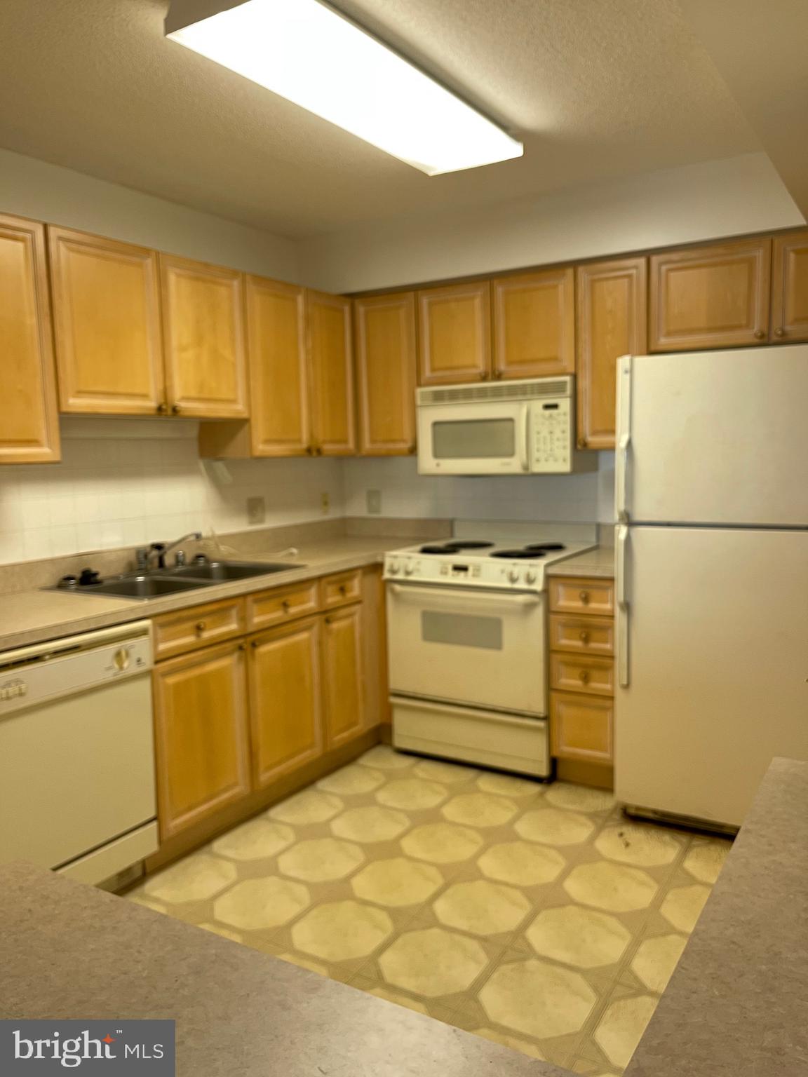 RIVERBEND LEISURE WORLD - Residential