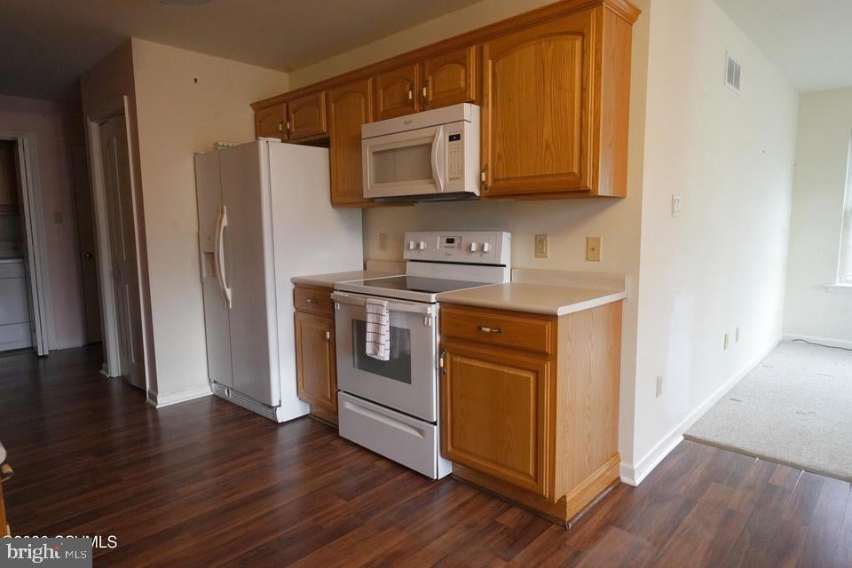 11 DEERFIELD DRIVE