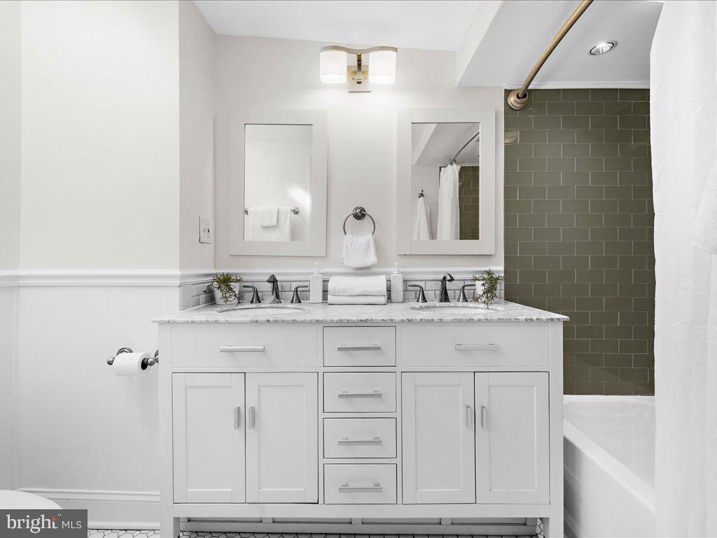 RIVERSIDE - Residential