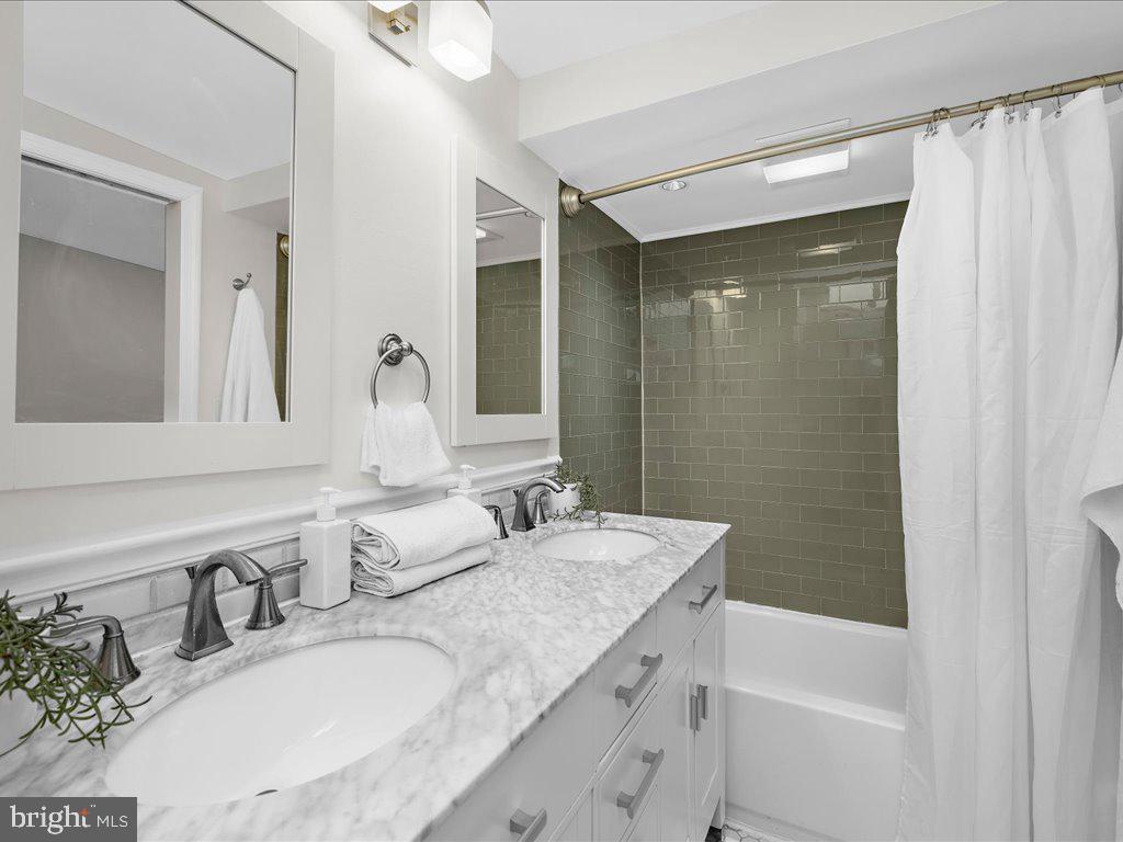 RIVERSIDE - Residential