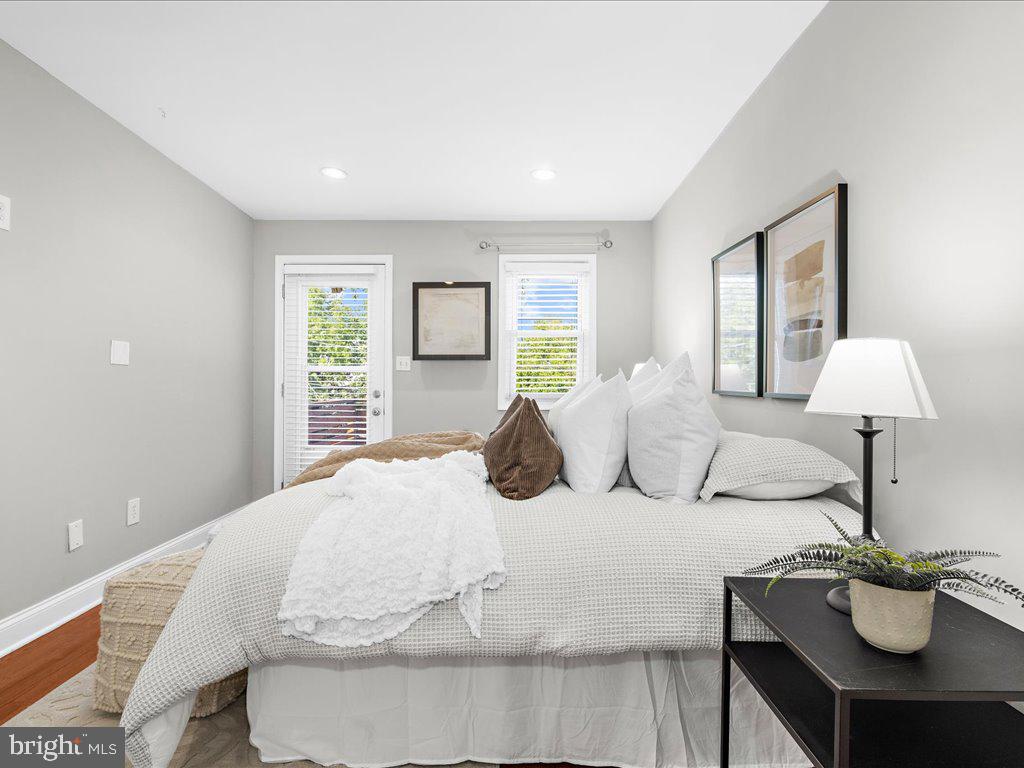 RIVERSIDE - Residential