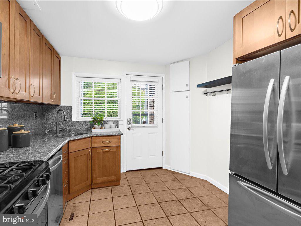 RIVERSIDE - Residential