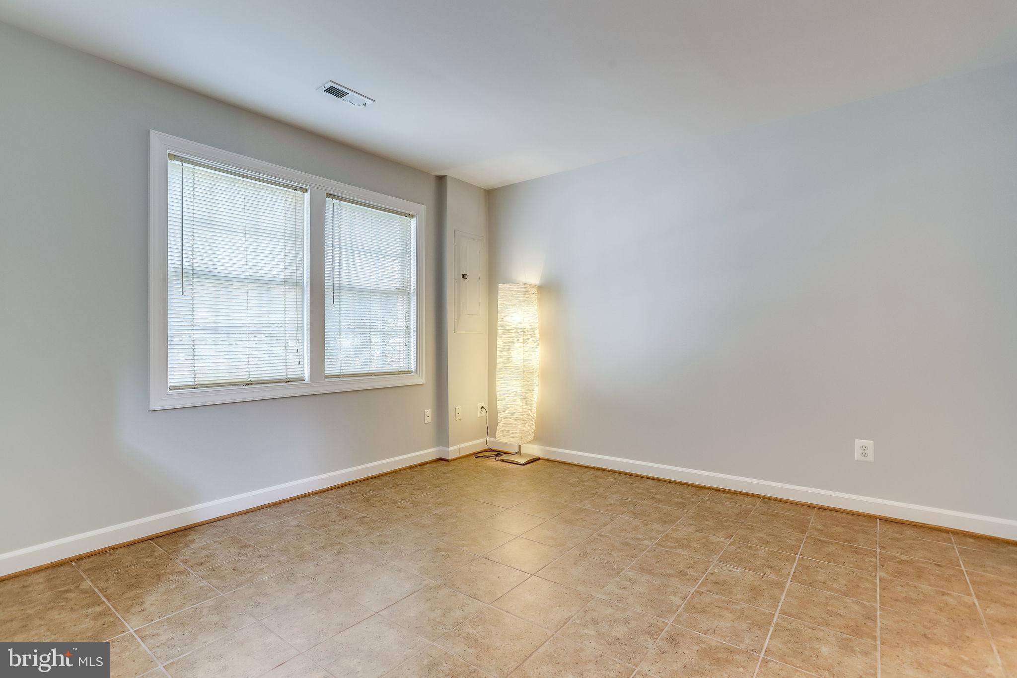 SUMMERS GROVE - Residential Lease