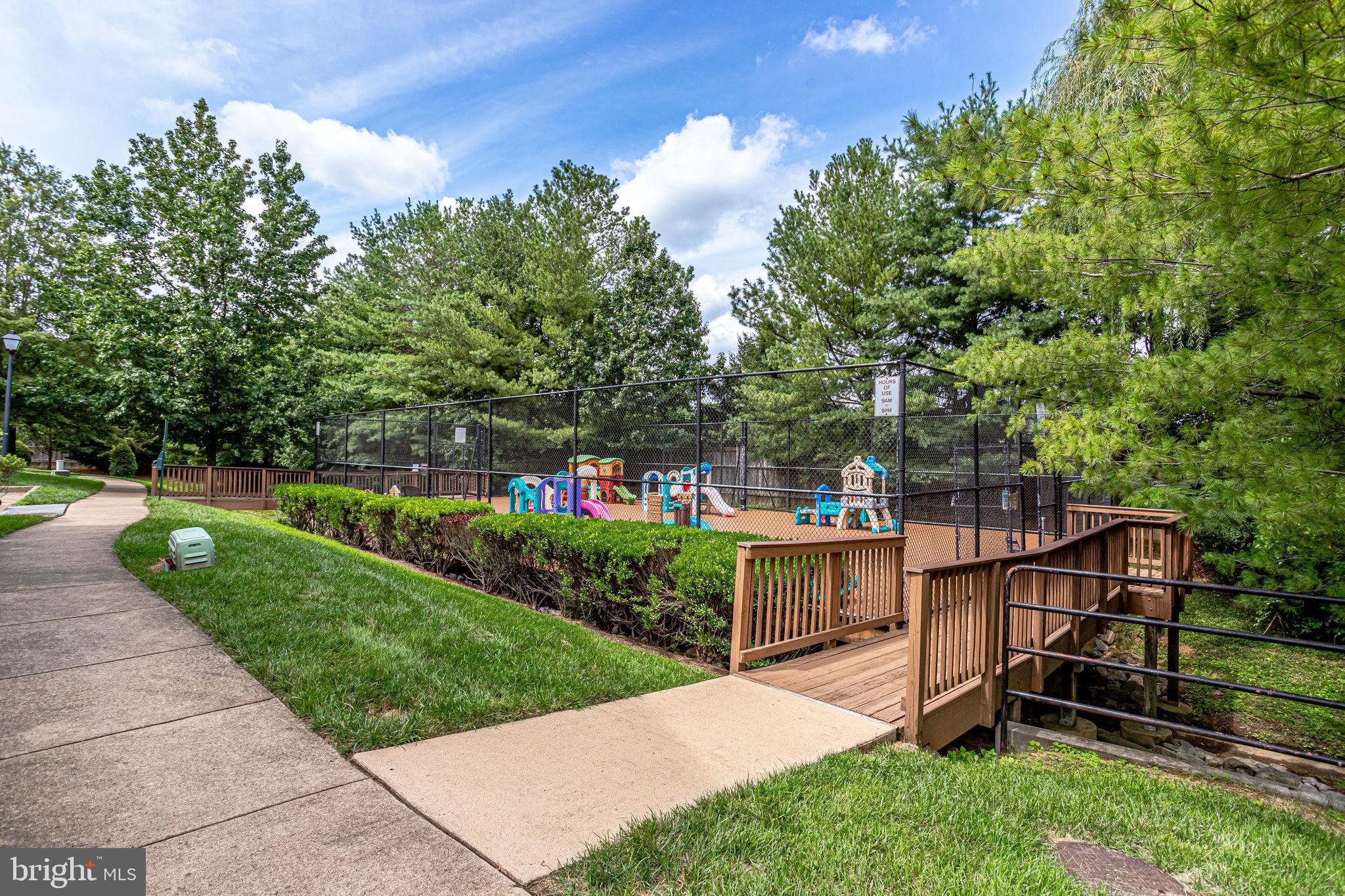 SUMMERS GROVE - Residential Lease