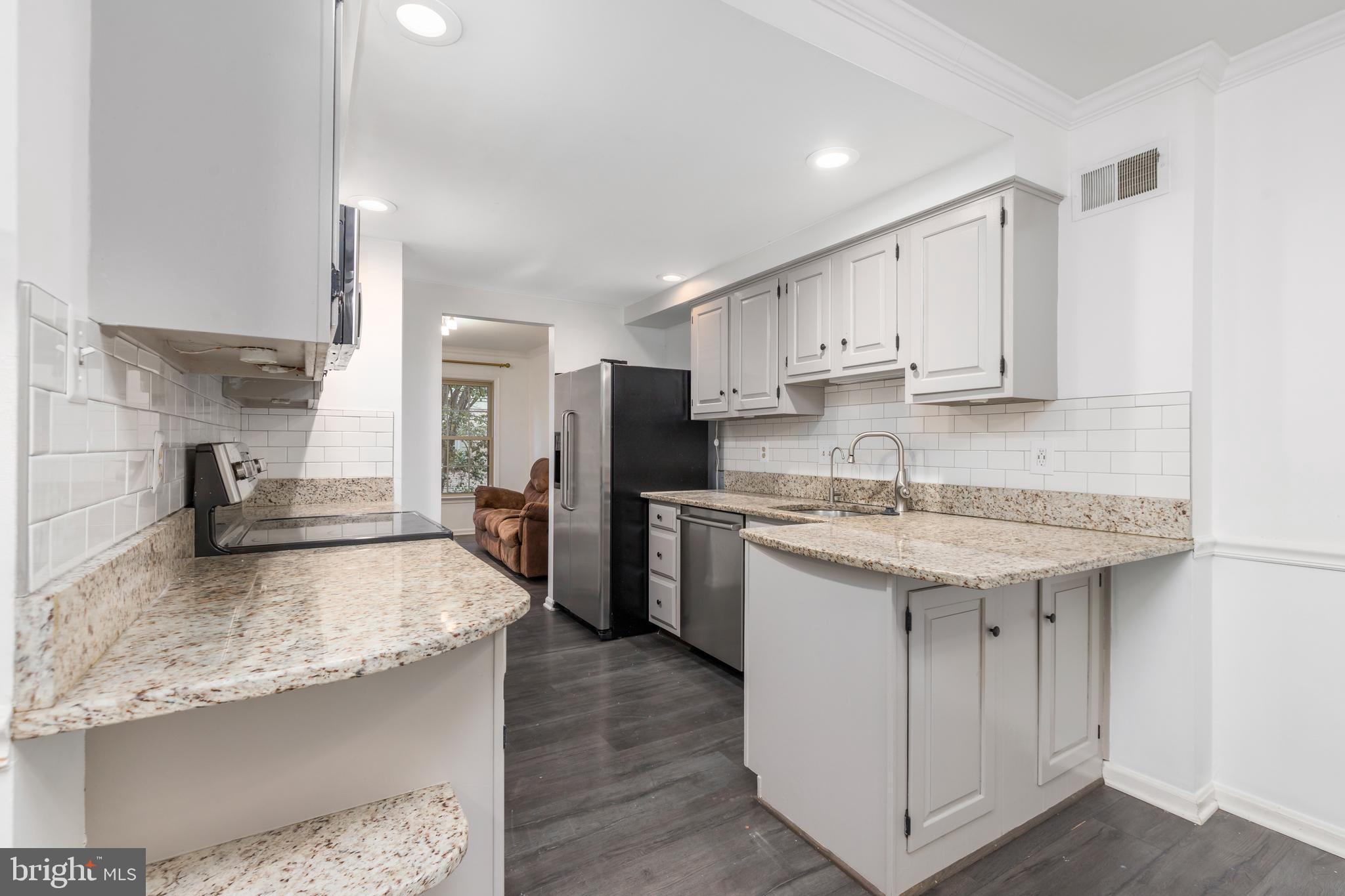 WOODLYNNE COMMUNITY - Residential Lease