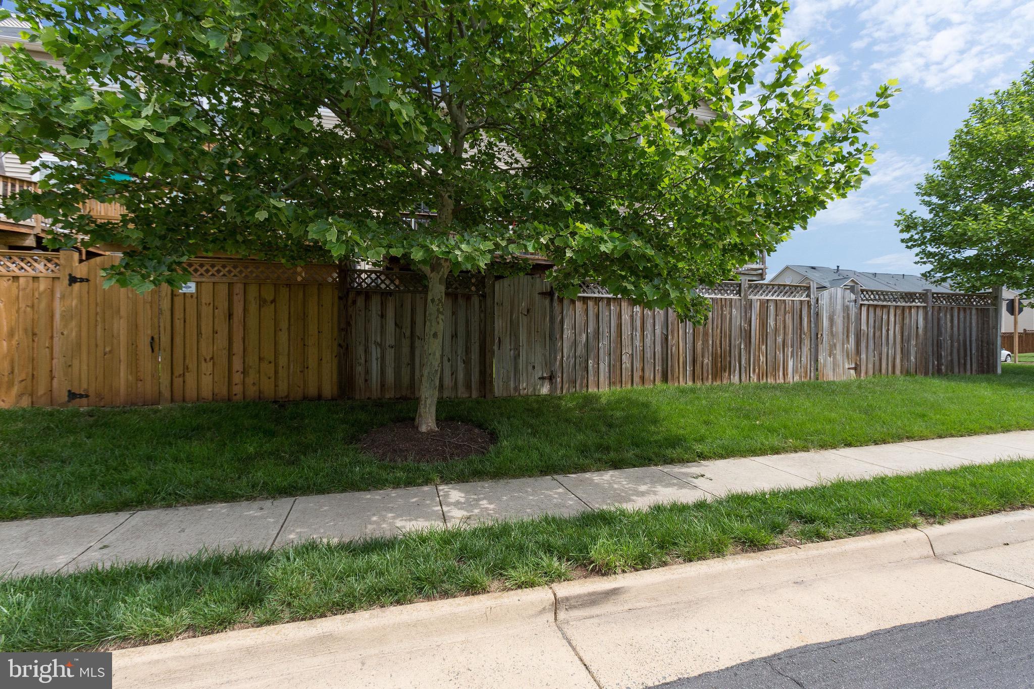 BROADLANDS SOUTH - Residential Lease