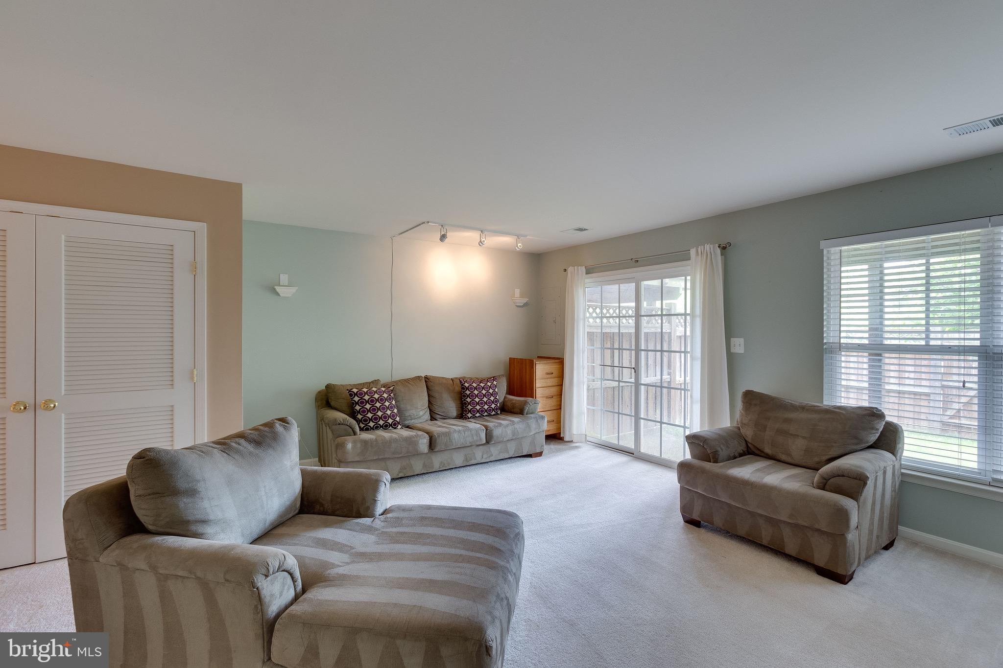 BROADLANDS SOUTH - Residential Lease