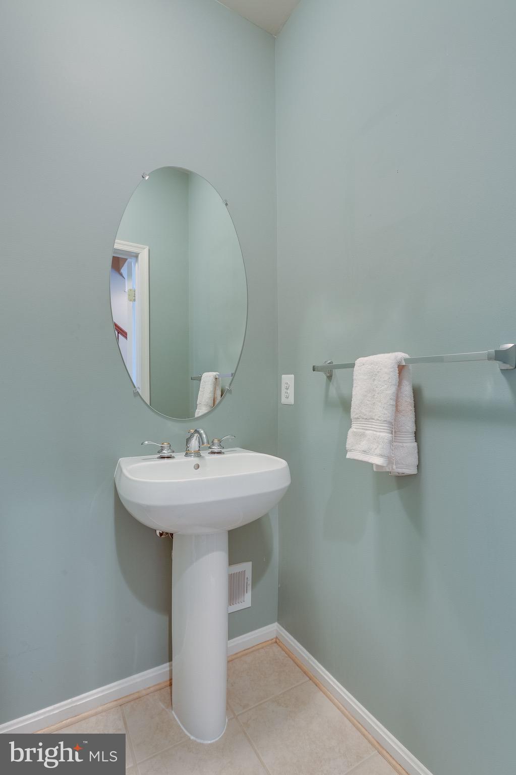 BROADLANDS SOUTH - Residential Lease