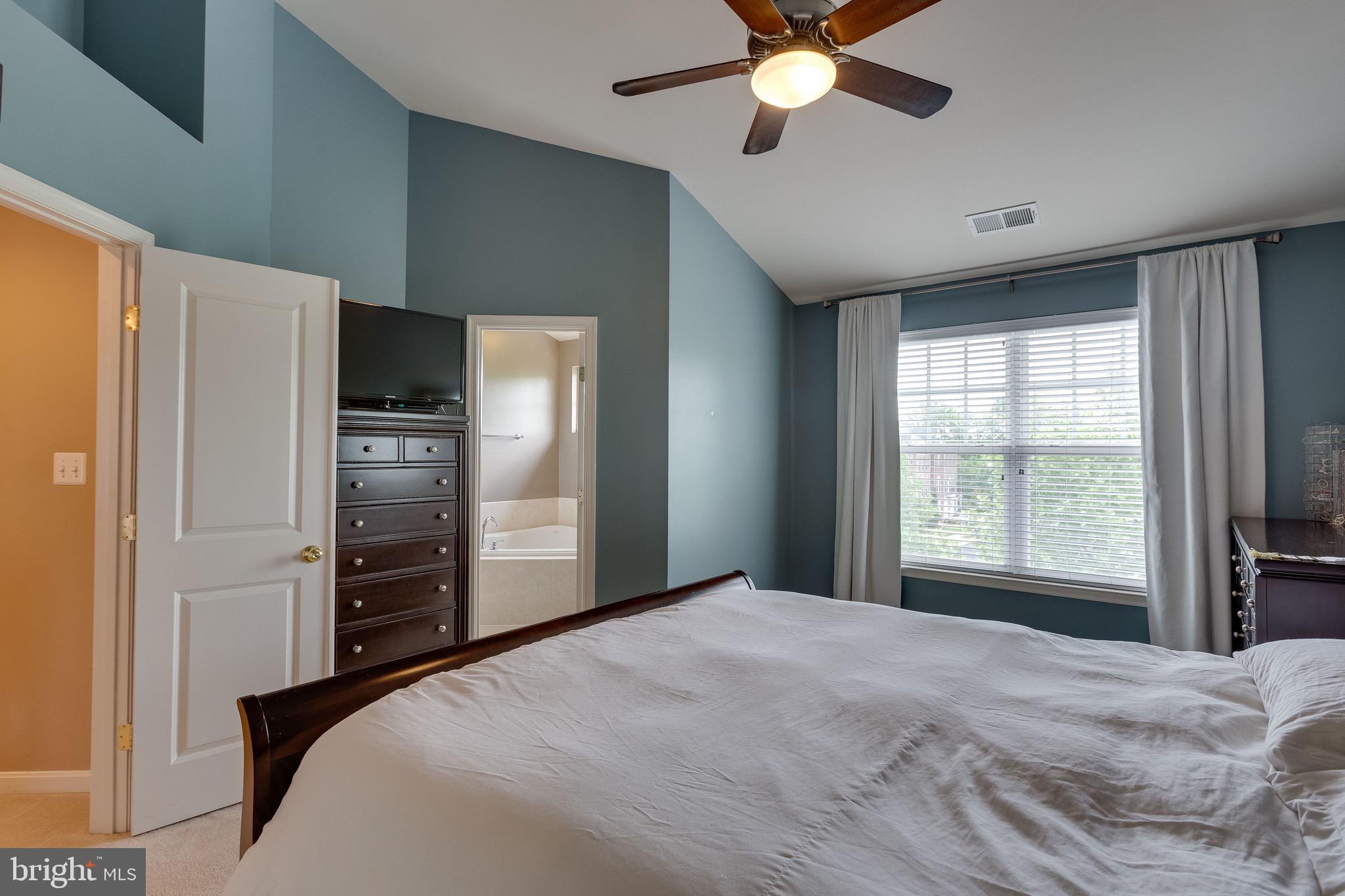 BROADLANDS SOUTH - Residential Lease