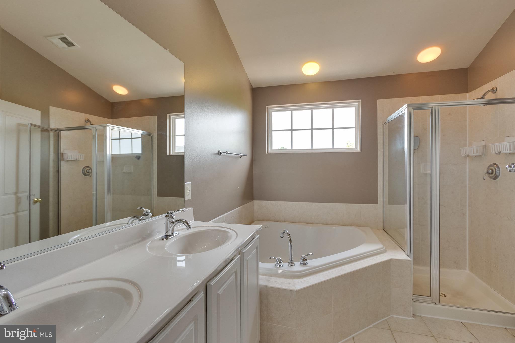 BROADLANDS SOUTH - Residential Lease