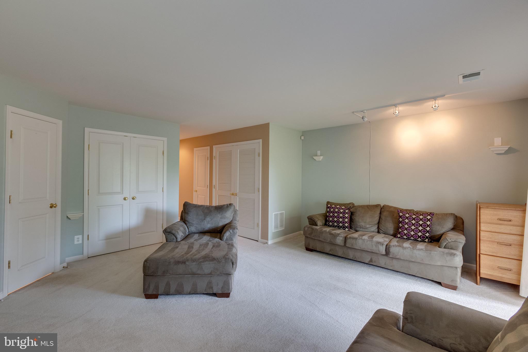 BROADLANDS SOUTH - Residential Lease