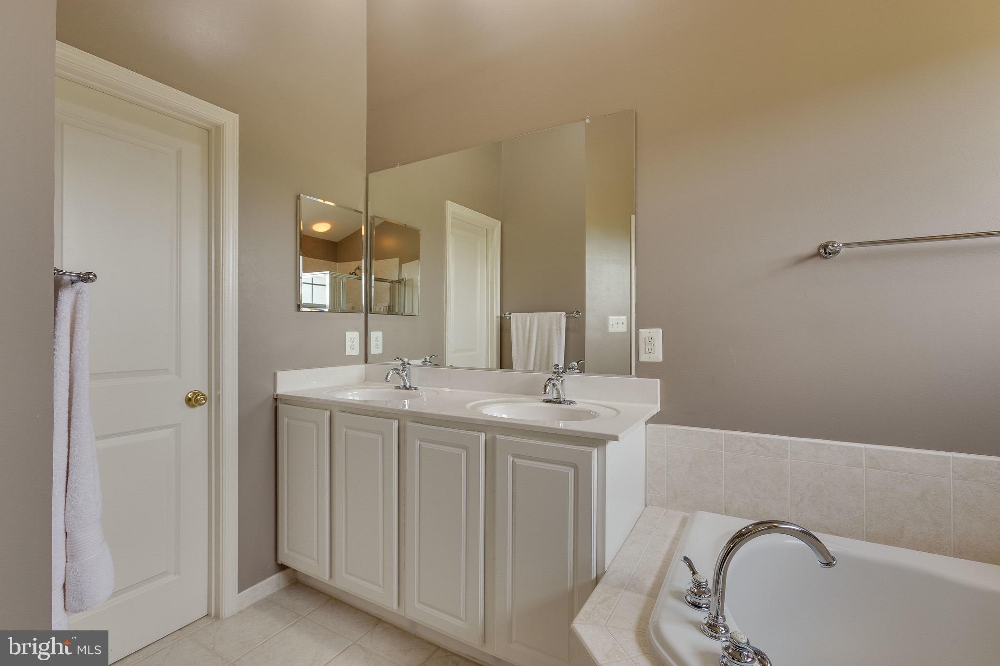 BROADLANDS SOUTH - Residential Lease