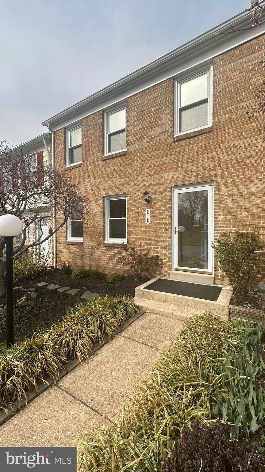 216 PENDER PLACE