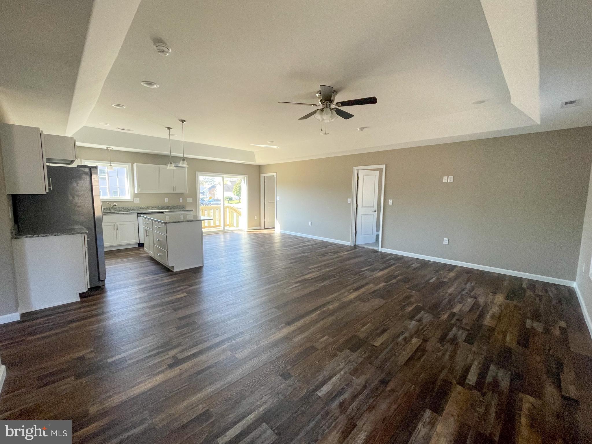 300 E 7TH STREET