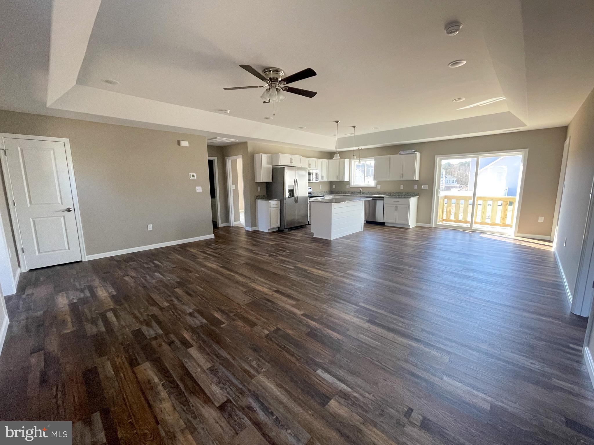 300 E 7TH STREET