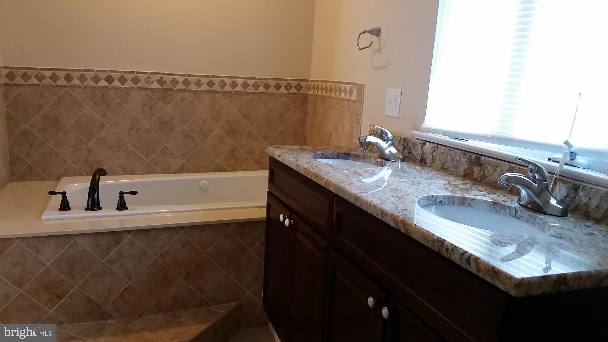 FREDERICKSBURG - Residential Lease