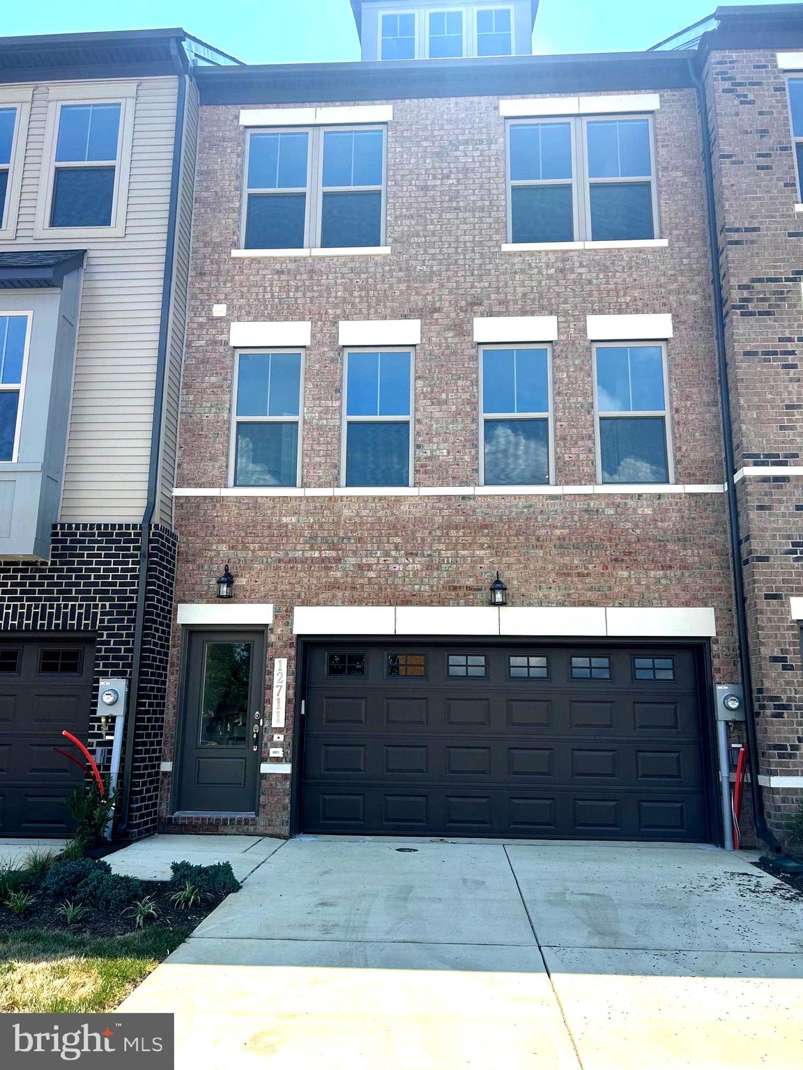 Brand new Never lived in,Excellent 3 level townhome in The Woodlands community with 3 bedrooms,3.5 baths, & 2-car garage,2200 sq feet of living space! Kitchen and all bathrooms includes Quartz counters, Brown maple cabinetry & stainless steel appliances.Hardwood floors on entire main living level .Large master Bedroom with upgraged tile floors and dual vanities,Quartz counters and large walk-in shower.Convenient laundry on bedroom level.Enjoy beautiful common area in the front, as well as a deck off the Kitchen. Show & Rent today.