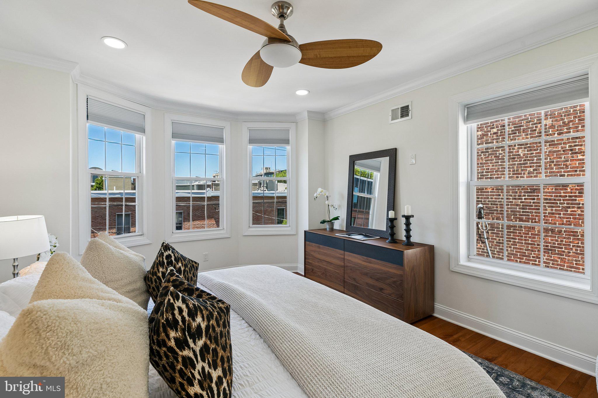 PASSYUNK SQUARE - Residential