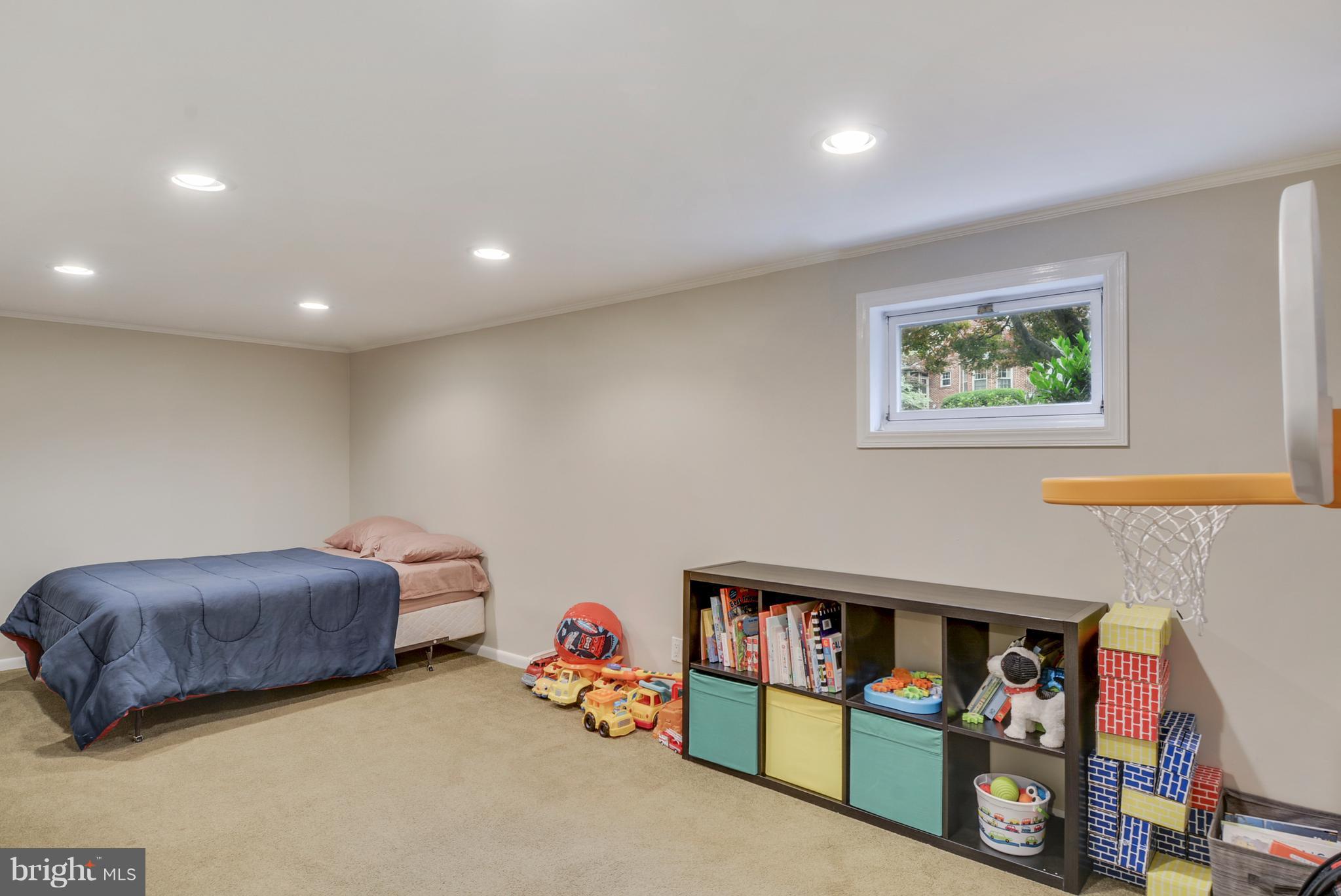 SOUTH WOODSIDE PARK - Residential