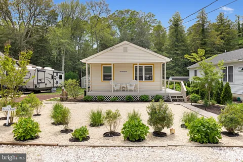 MLS: NJCM2005194