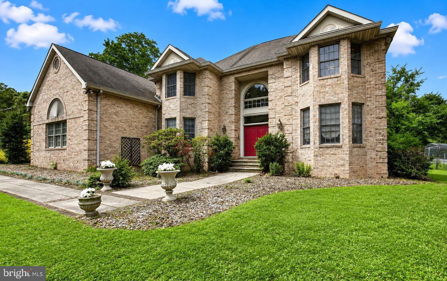 15 SCENIC DRIVE