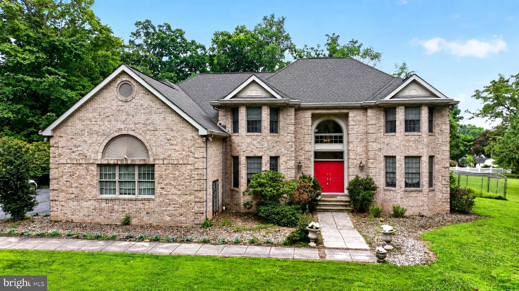 15 SCENIC DRIVE