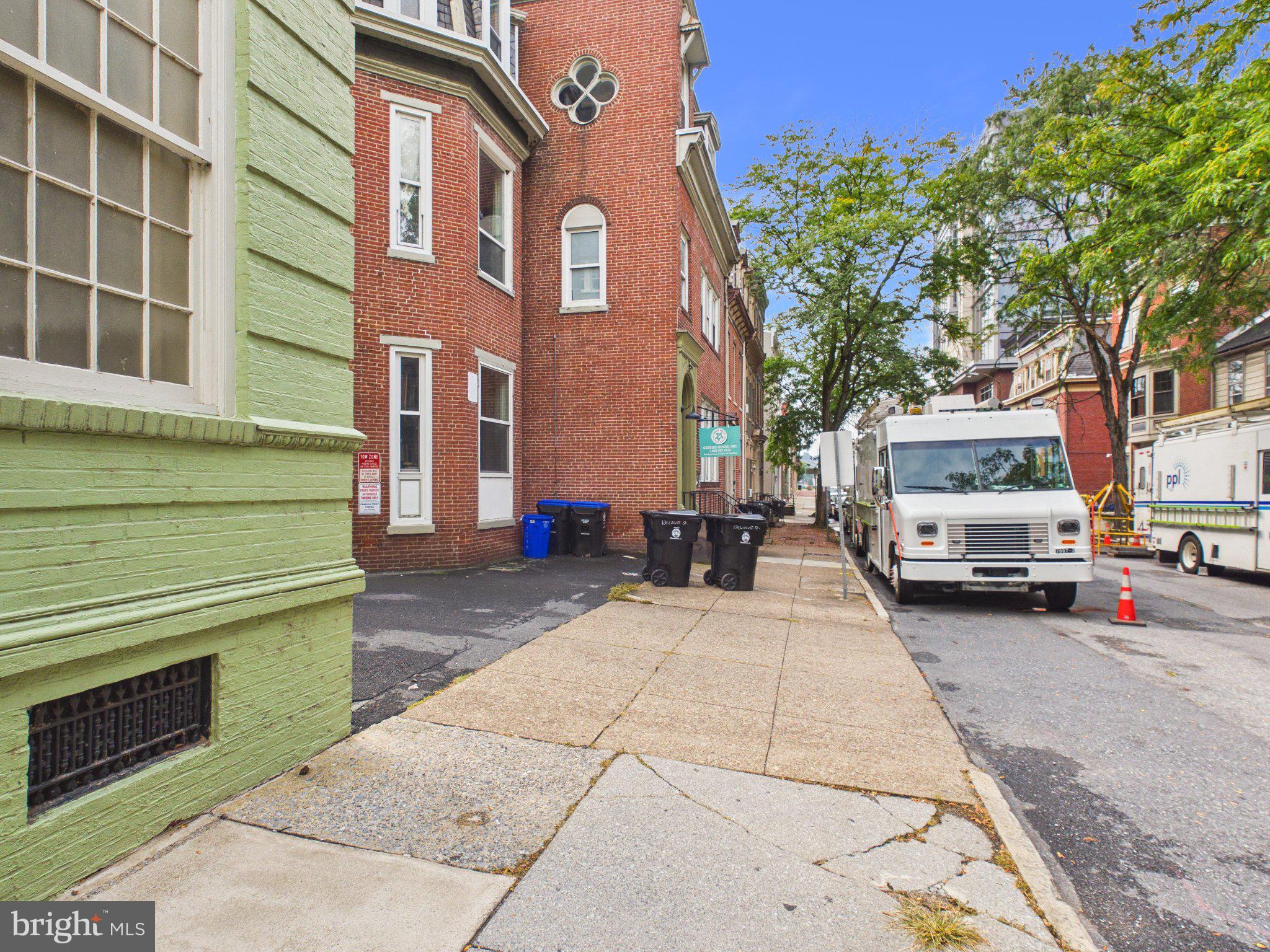 125 LOCUST STREET