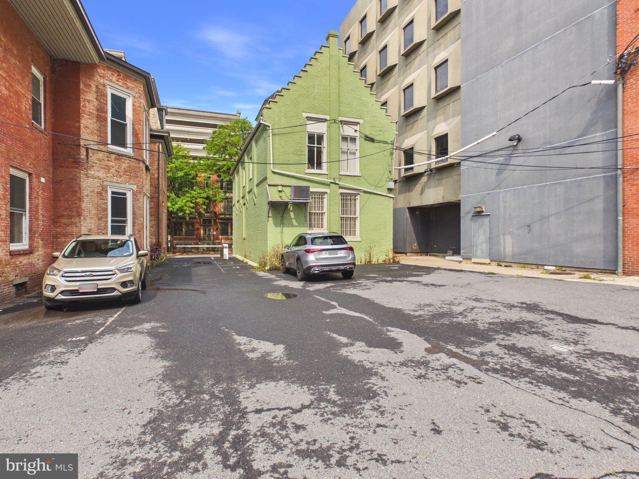 125 LOCUST STREET