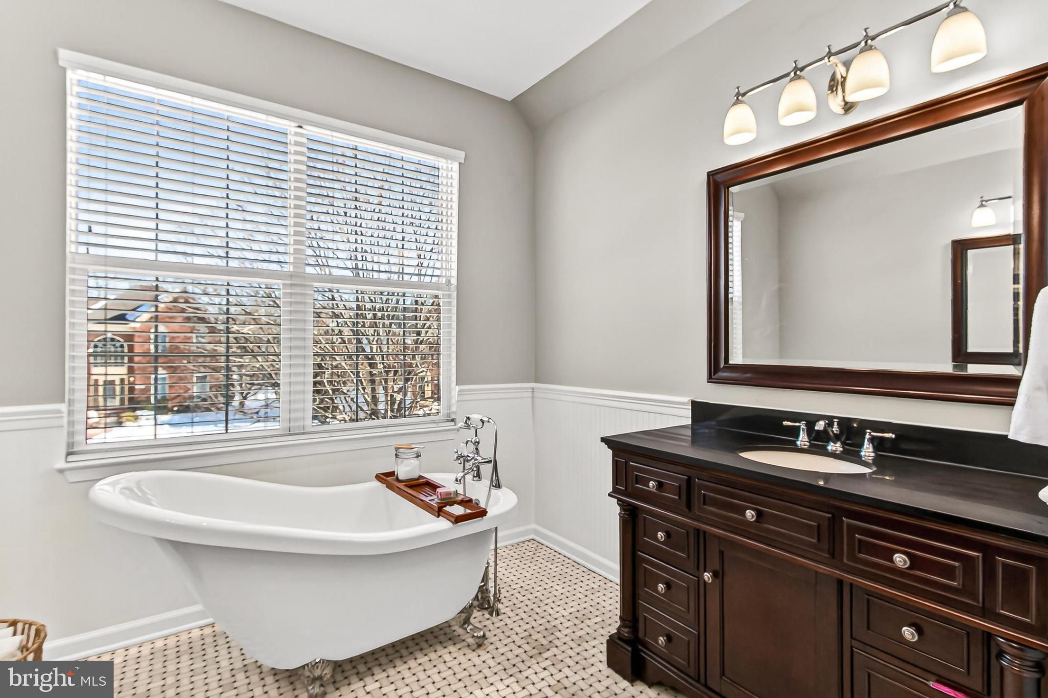 BELMONT COUNTRY CLUB - Residential