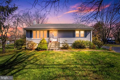 Homes For Sale - 260 Dutch Neck Road<br/> EAST WINDSOR, NJ 08520